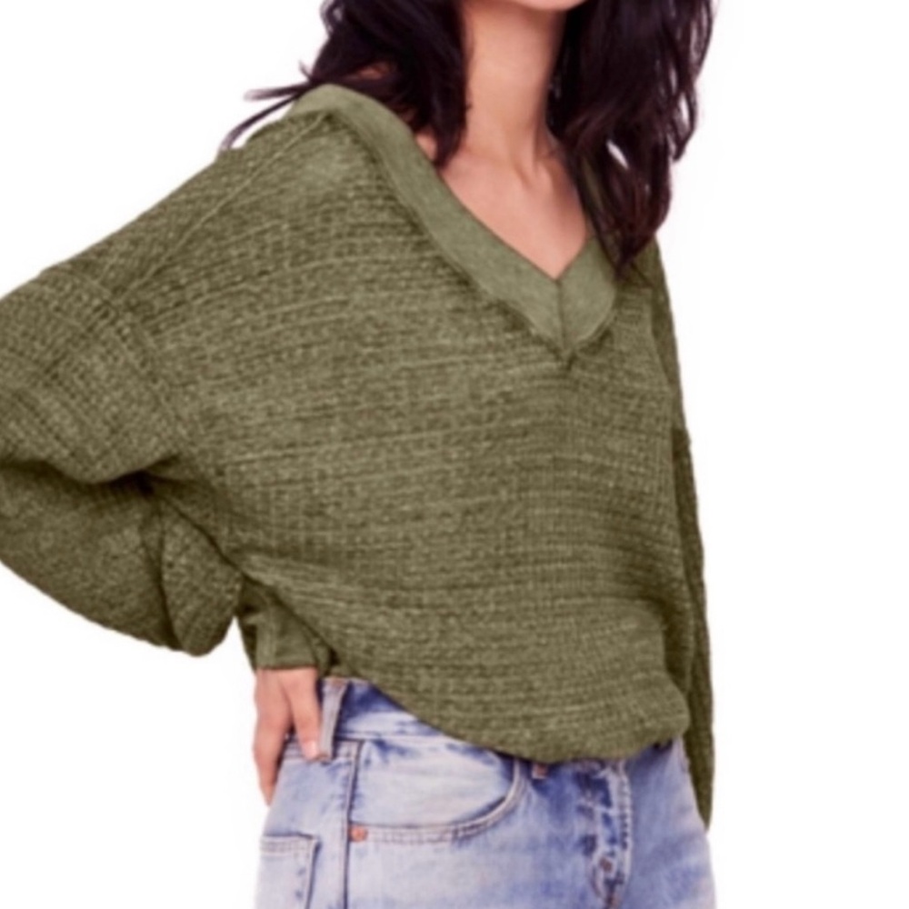 Free People Women’s waffle knit V Neck Olive Green Sweater size S  New w…